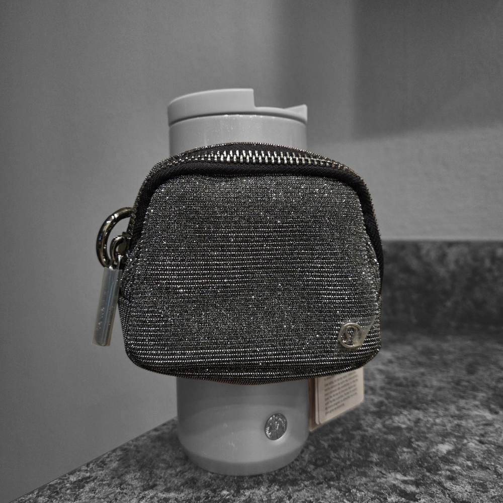 Lululemon Everywhere Belt Bag Nano Glitter